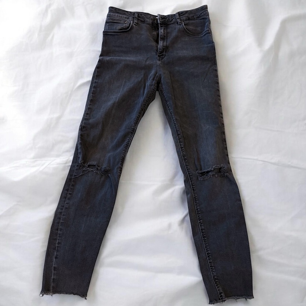 Zara Women's Washed Black Skinny Jeans with Knee Rips